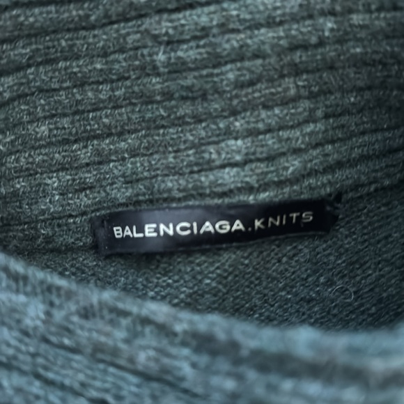 Balenciaga knit wool turtleneck sweater with flattering slight flare at … - Picture 3 of 6